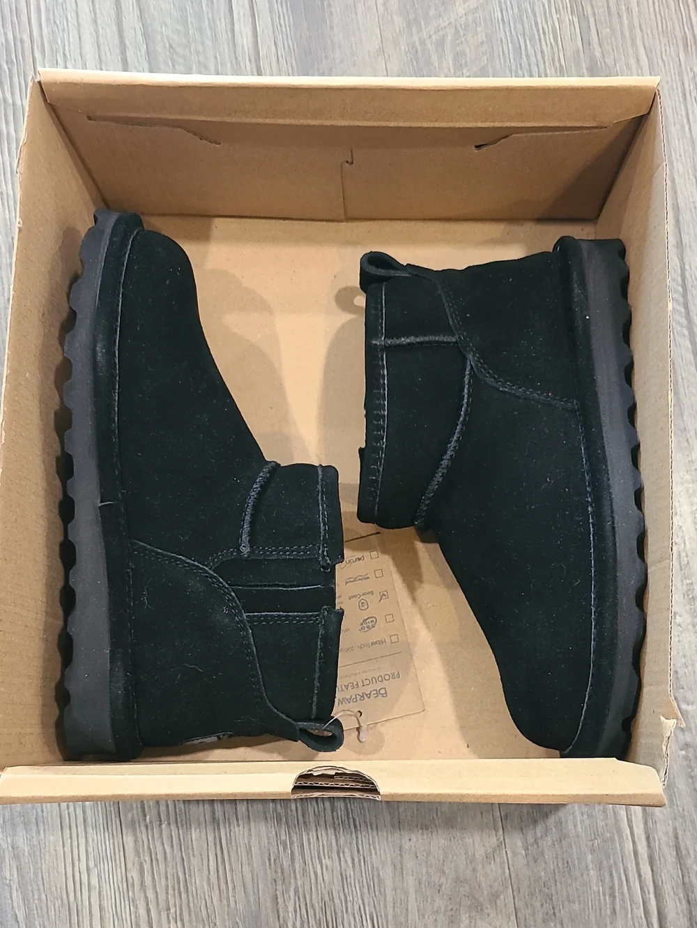 Bearpaw Shorty Youth Black Size 2